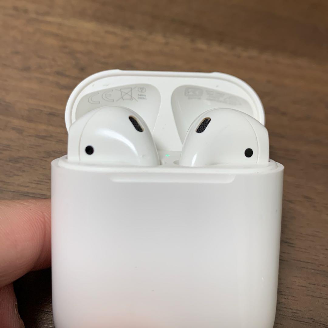 【美品】AirPods 第二世代 Amazon.co.jp: 【整備済み品】 Apple AirPods (第2世代) with