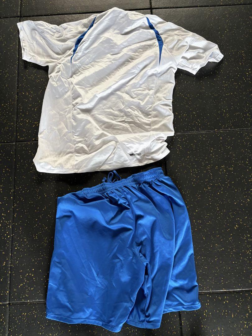 Puma サッカーシャツとショーツセット