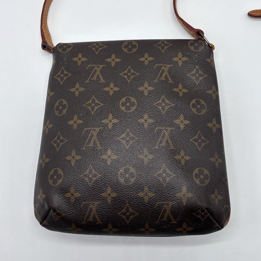 VUITTON