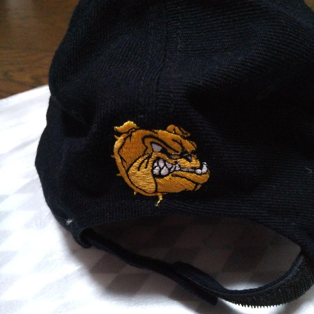 黒のベースボールキャップ S刺繍