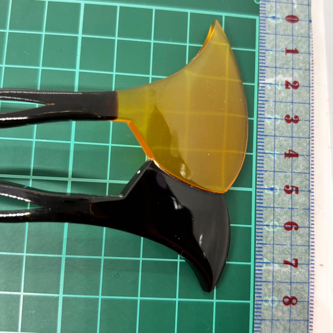 050808 本鼈甲　白甲　黒甲　バイカラー　バチ型　かんざし