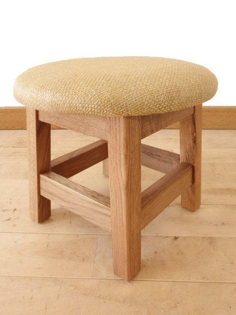 北海道手作り家具　ナラ材　ミニスツール（うす茶色）