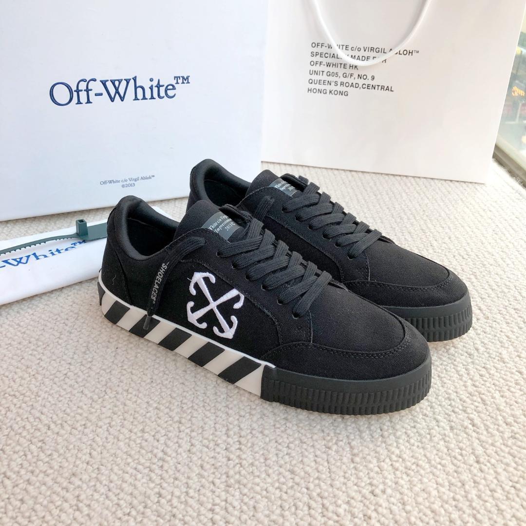 ● Off-White