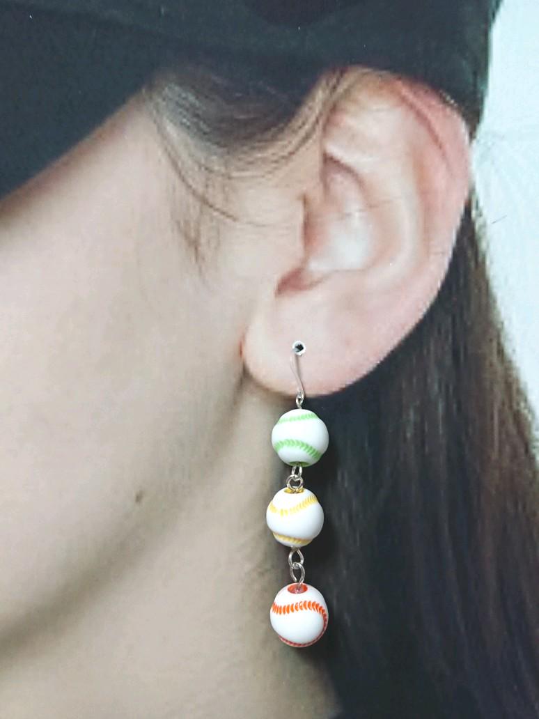 メルカリ 野球ピアス イヤリング ハンドメイド 3連 ボール アクセサリー 応援グッズ 999 中古や未使用のフリマ メルカリ 野球ピアス イヤリング ハンドメイド 3連 ボール アクセサリー 応援グッズ 999 中古や未使用のフリマ
