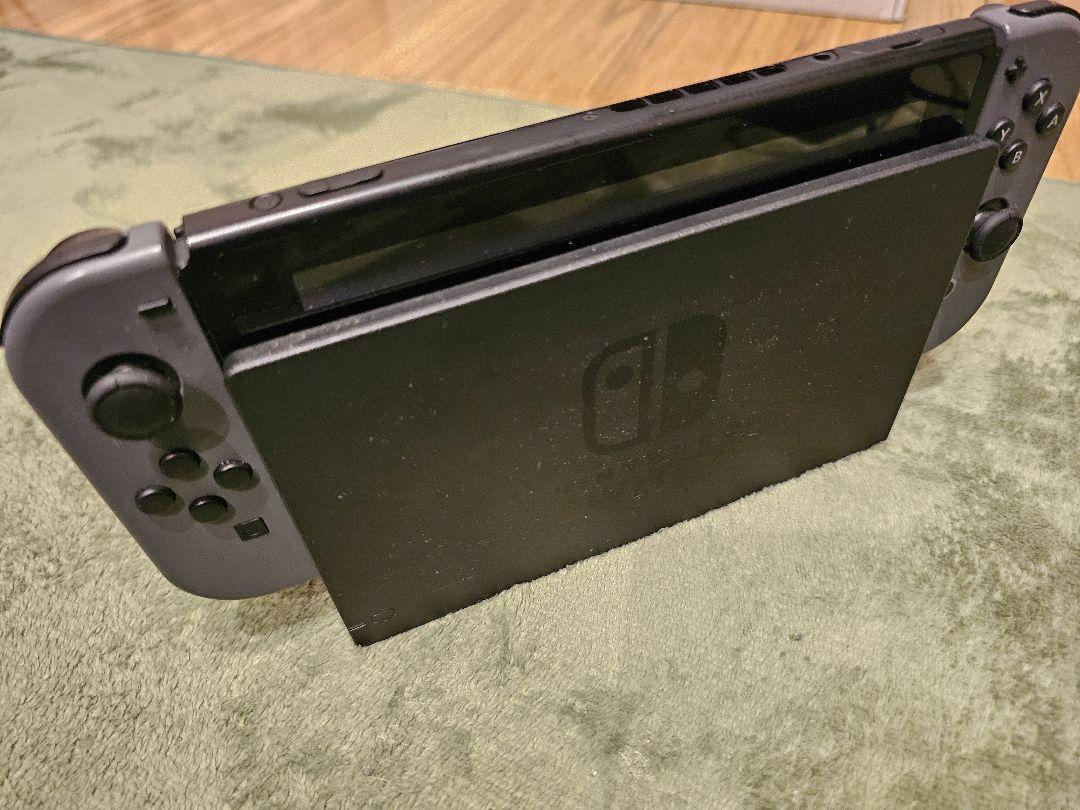 ニンテンドースイッチ　グレー （Nintendo　switch）