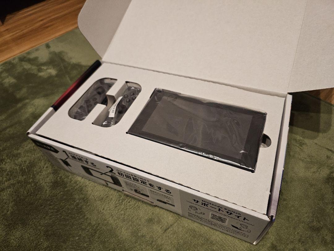 ニンテンドースイッチ　グレー （Nintendo　switch）