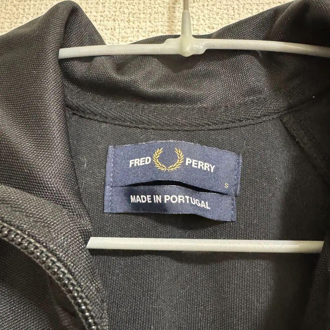 Fred Perry コントラストテープ　トラックジャケット