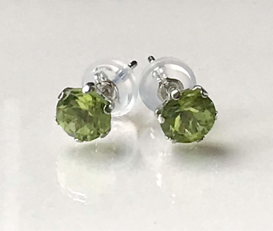 ペリドット ピアス プラチナ1.0カラット シリコンキャッチ付き！ ペリドット ピアス プラチナ1.0カラット シリコンキャッチ付き！