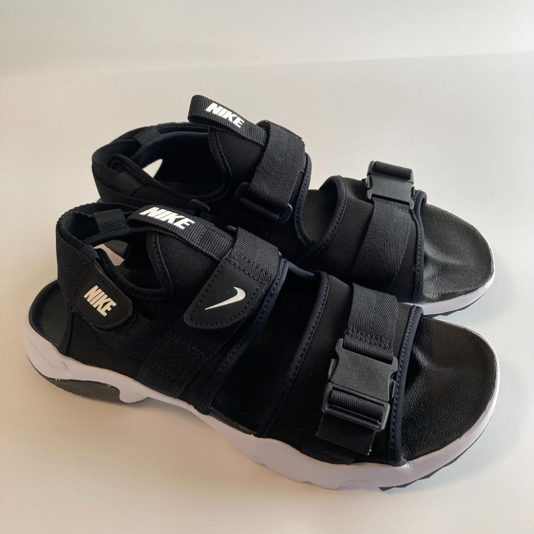 未使用 NIKE キャニオン メンズサンダル 28cm - メルカリ