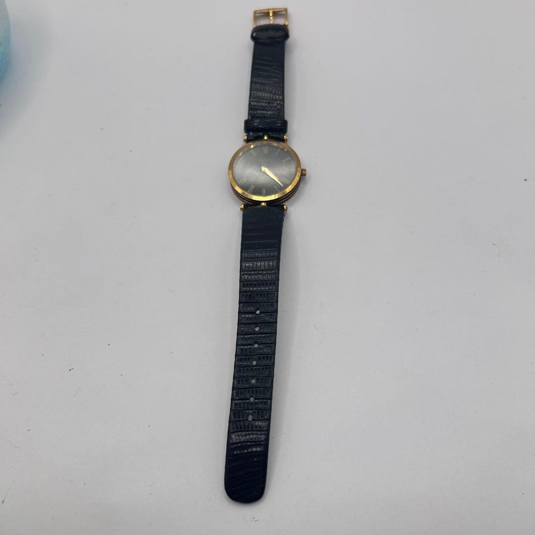 GUCCI シェリーライン　男女兼用サイズ　黒文字盤　ローマ数字　腕時計