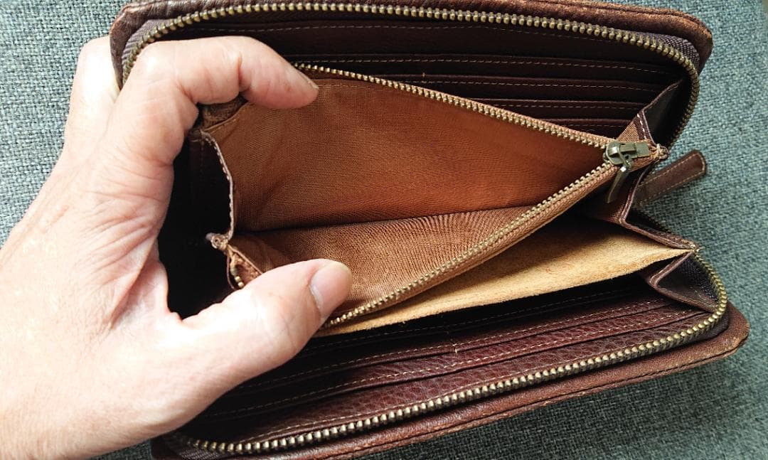 土屋鞄 トーンオイルヌメ クッションファスナー こげ茶 強烈シボ