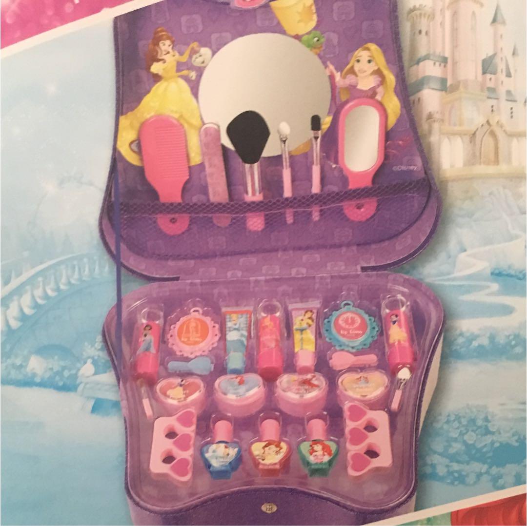 ディズニープリンセス キッズ用 キャリー付き メイクアップセット 27点入り(¥3,700) , メルカリ スマホでかんたん フリマアプリ