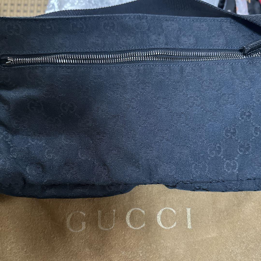 ★GUCCI ★ブラック 斜め掛けボディバッグ