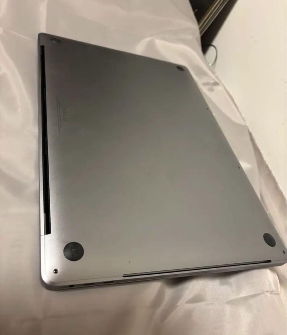 MacBook Pro 15インチ スペースグレー