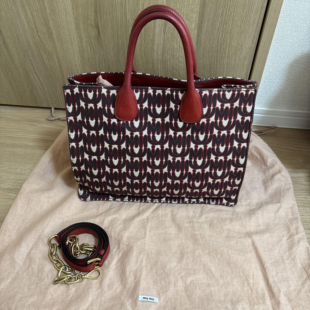 miumiu ジャガードバック