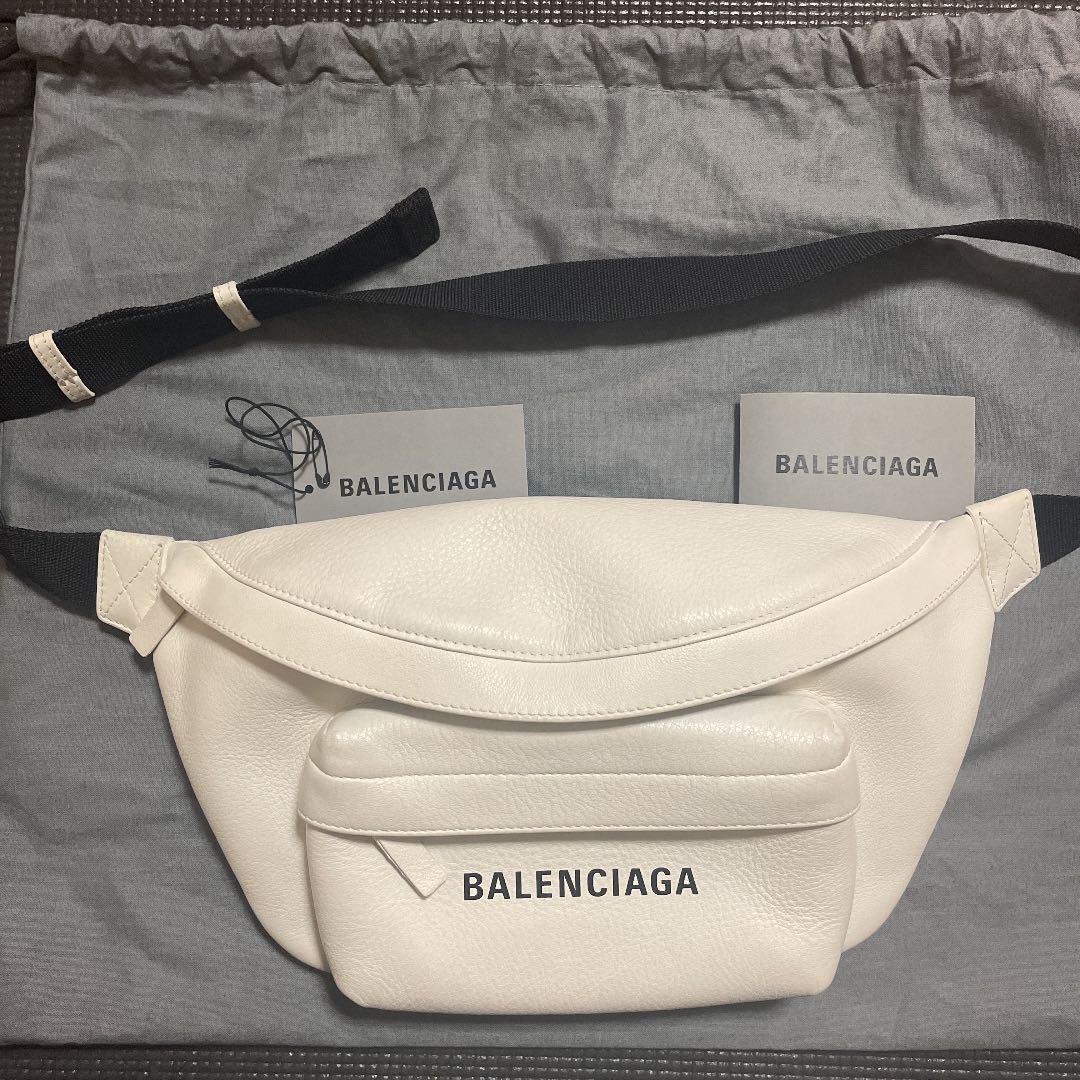 バレンシアガ BALENCIAGA ボディーバッグ バレンシアガ BALENCIAGA ボディーバッグ