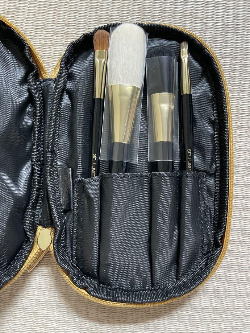 シュウウエムラ　ジョジョの奇妙な冒険　プレミアムブラシセット