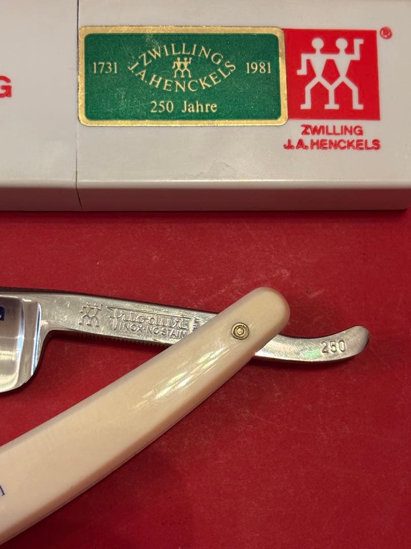 HENCKELS　ヘンケル　西洋剃刀　箱付き 西洋剃刀 ヘンケルス 72-V ケース付き #989 - メルカリ