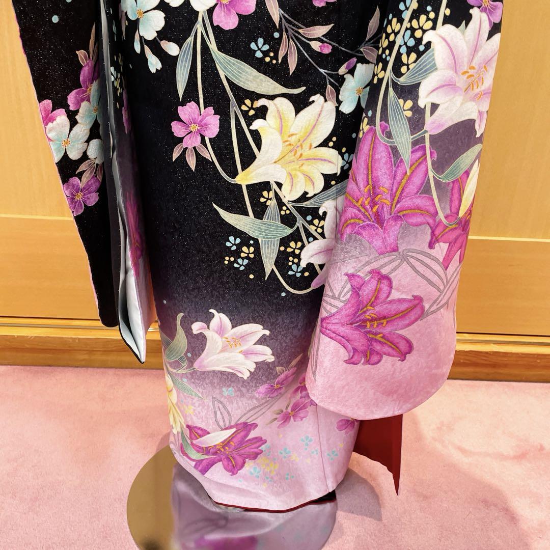 桜柄の振袖 黒とピンクのグラデーション preta213】ピンクと茶色の縦グラデーションがポイントの洋柄振袖