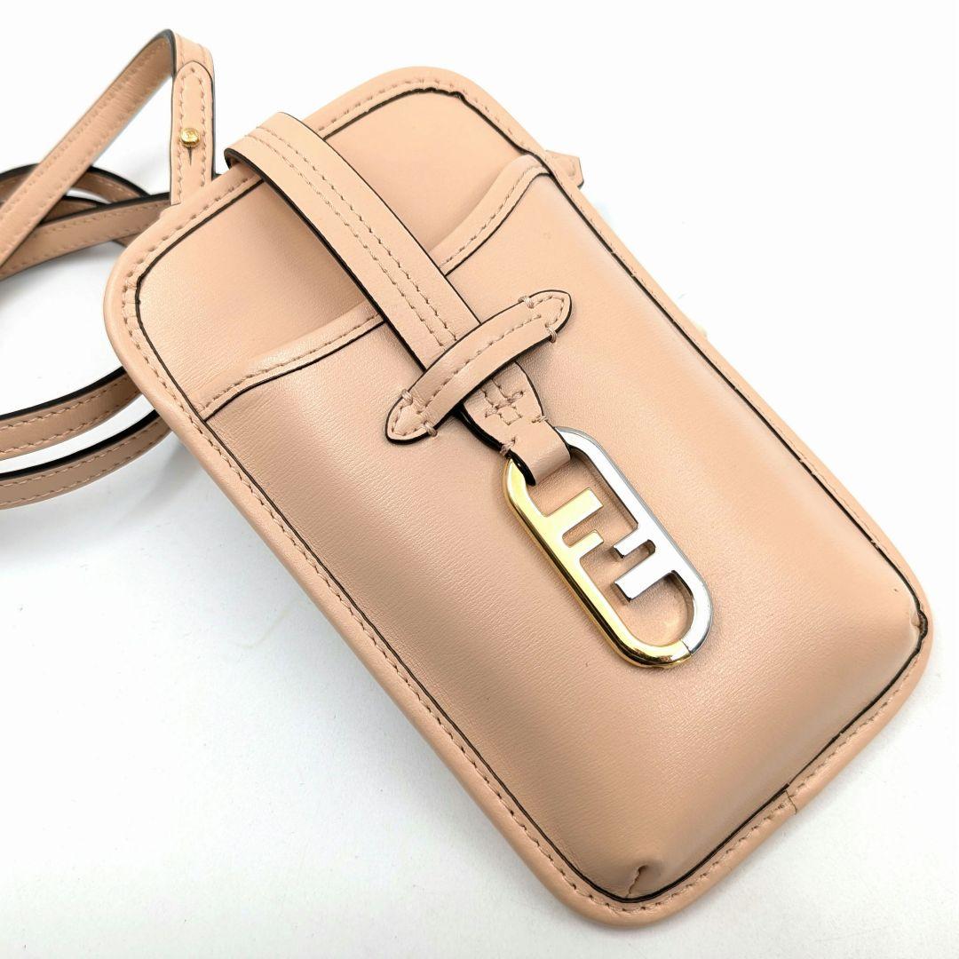FENDI フェンディ スマホショルダー ピンクFendi