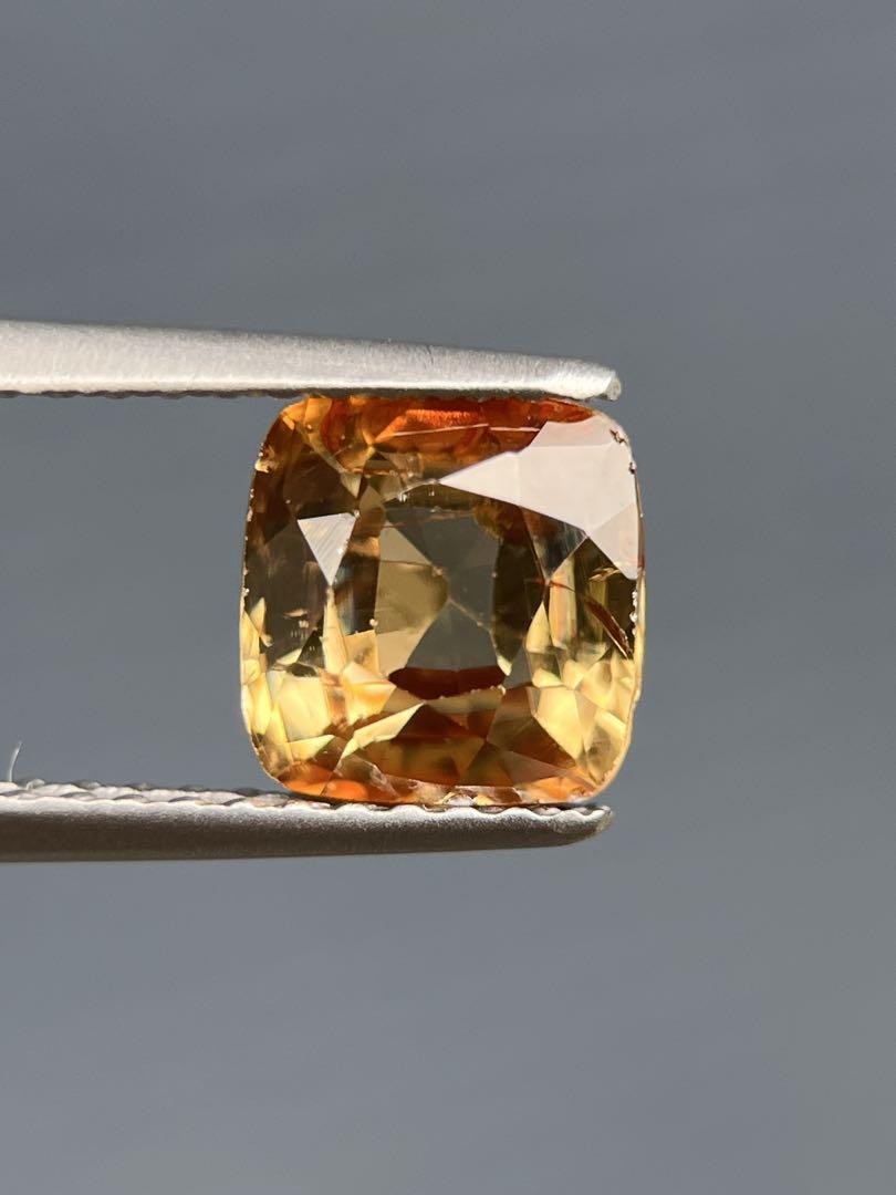 ジルコンルース2ct Natural Zircon C54