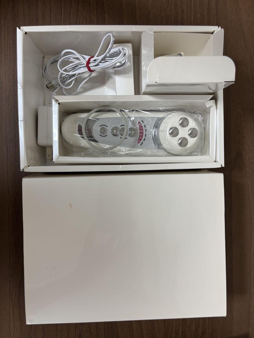 キヌ　Cell Cure 4T Plus 美顔器　セルキュア