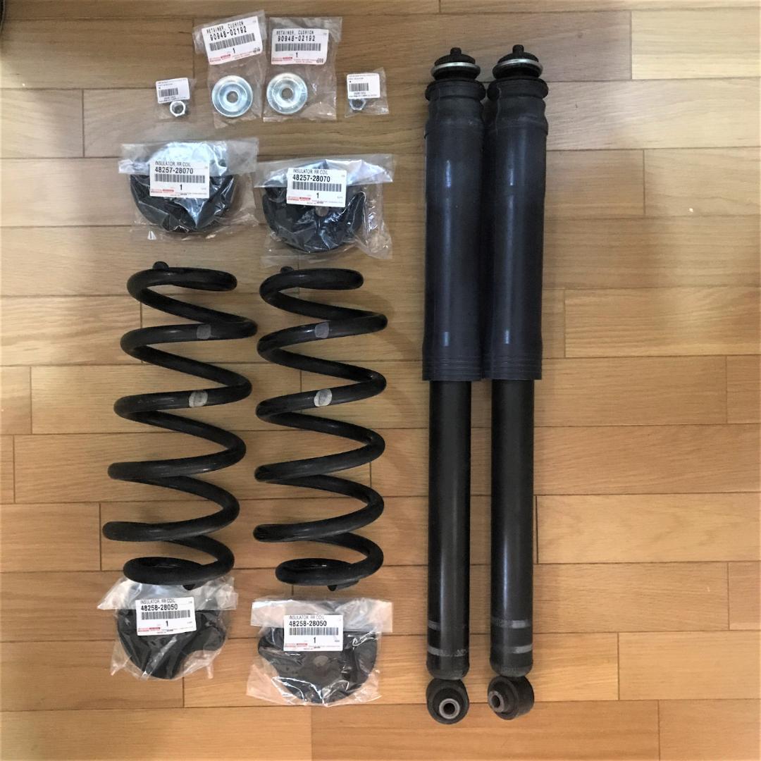 トヨタ エスティマ AHR20W用 純正サスペンション 新品 トヨタ エスティマ AHR20W用 純正サスペンション 新品