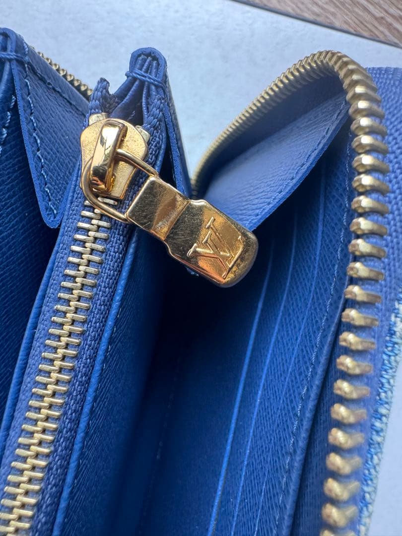 即完売の新形 ルイヴィトン モノグラム デニム ジッピーウォレット M82958 即完売の新形 ルイヴィトン モノグラム デニム ジッピーウォレット M82958