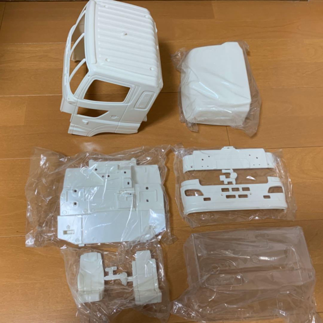 安い購入 新品 キャビンキット 日野グランドプロフィア タミヤLESU 1/14 ホビーラジコン