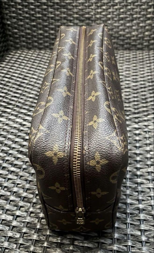 LOUIS VUITTON トゥルーストワレット28
