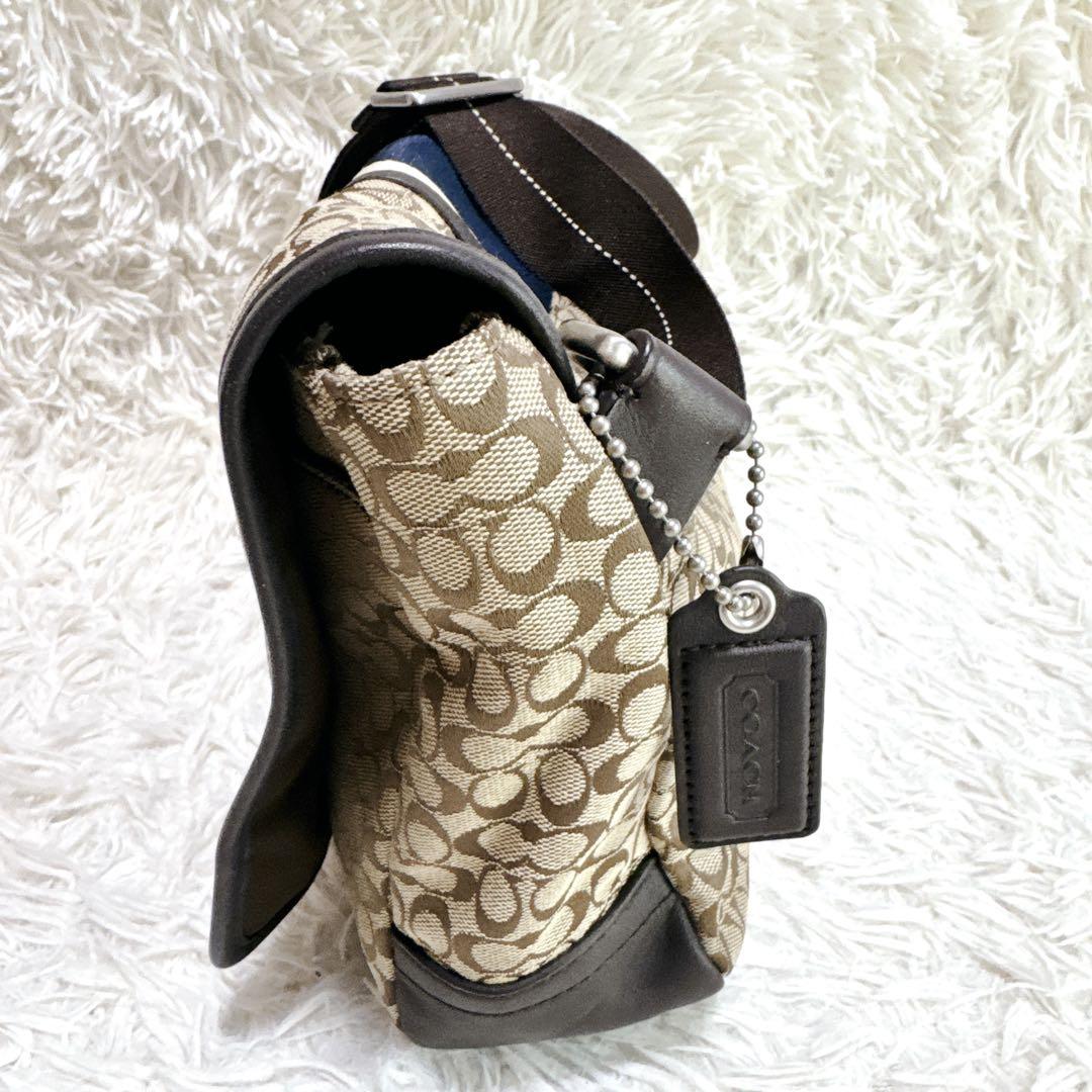 COACH メッセンジャーバッグ シグネチャー　コーチ　ショルダーバッグ　総柄
