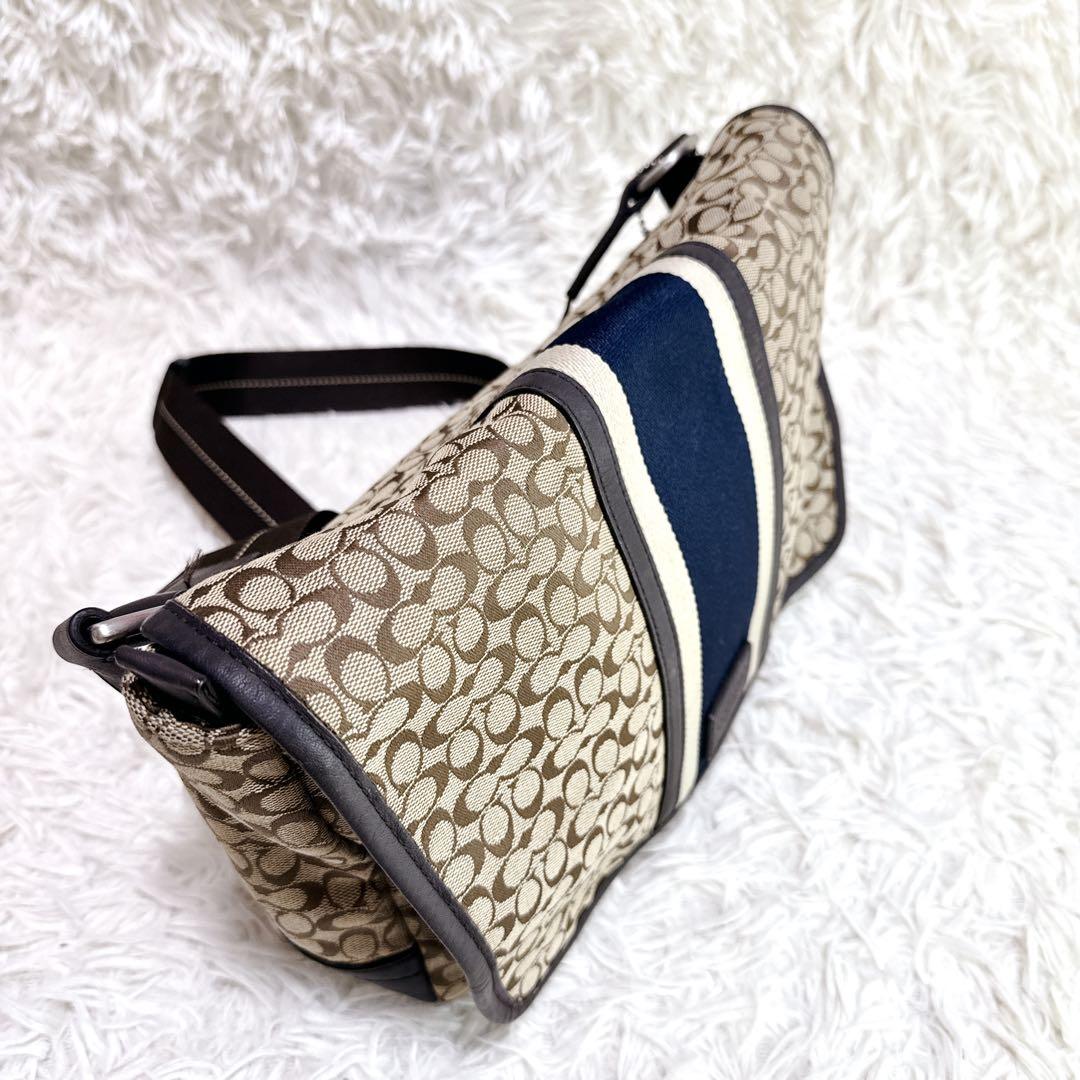 COACH メッセンジャーバッグ シグネチャー　コーチ　ショルダーバッグ　総柄
