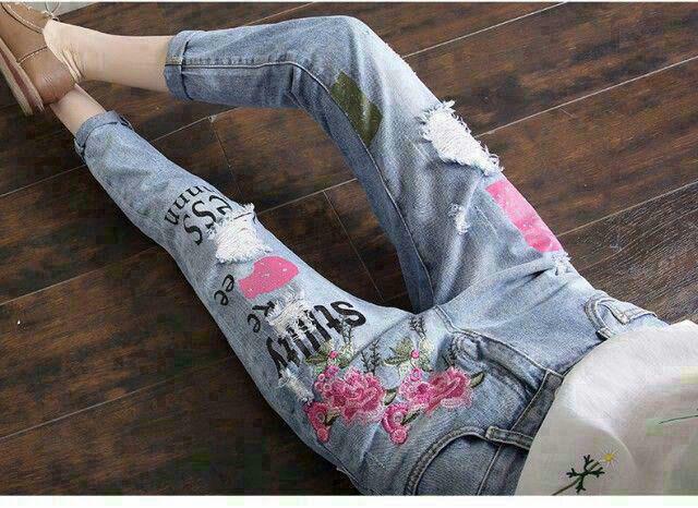良品レディース デニムパンツ 刺繍花柄パンツ ダメージデニムダメージジーンズ1 良品レディース デニムパンツ 刺繍花柄パンツ ダメージデニムダメージジーンズ1