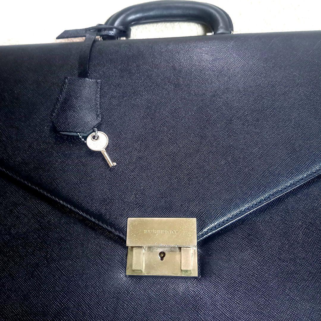 最大86%オフ! バーバリー ブリーフケース 黒 サフィアーノレザー 鍵