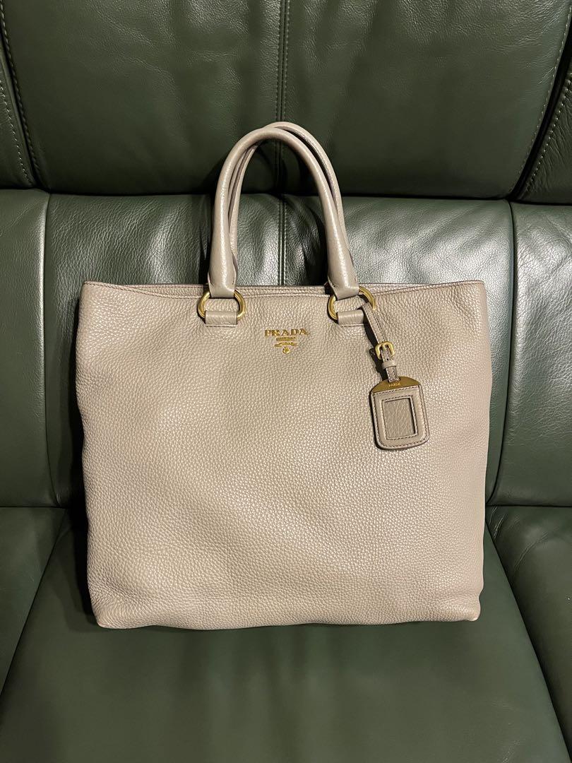 プラダ  PRADA  レザートートバッグ