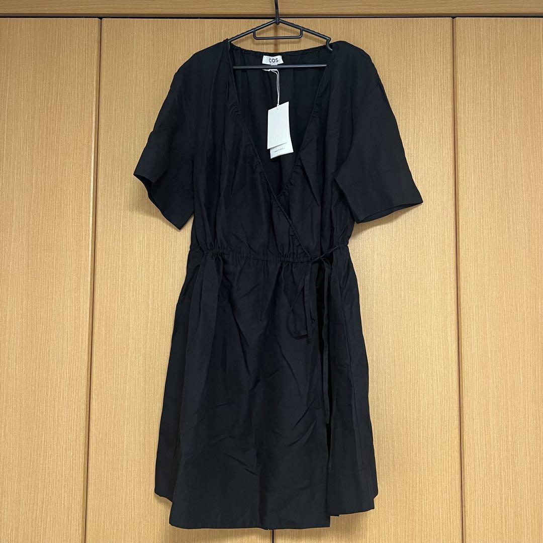ワンピース COS コス 黒 ひざ丈ワンピース タグ付き 美品 表記EUR L