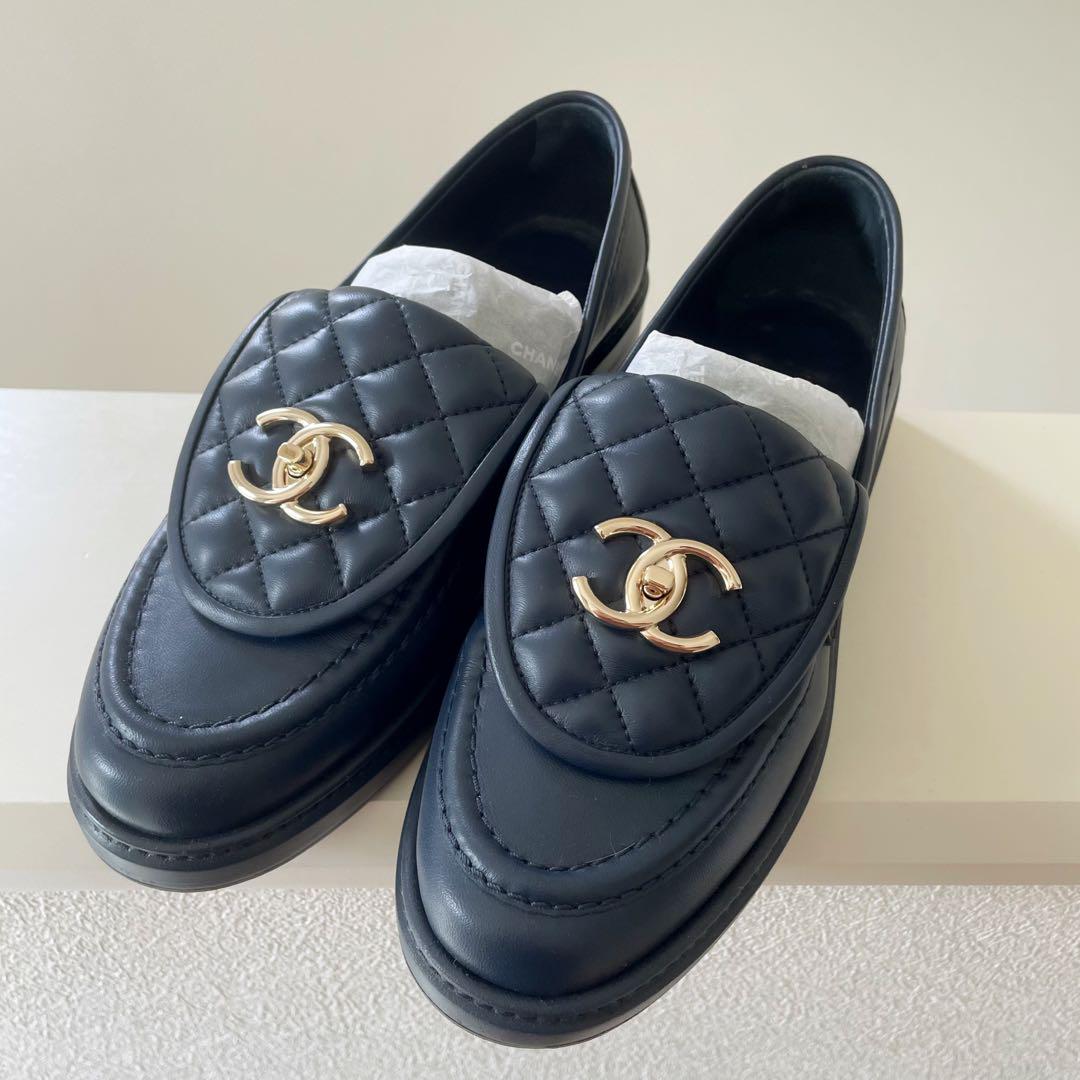 CHANEL ターンロック ローファー モカシン ネイビー シャネル 37.5 画像2