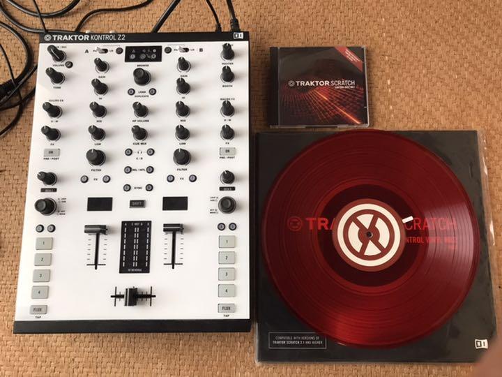 新品販売品 TRAKTOR Z2【ホワイトカスタム】とカラーバイナルセット KONTROL DJ機器 新品販売品 TRAKTOR Z2【ホワイトカスタム】とカラーバイナルセット KONTROL DJ機器