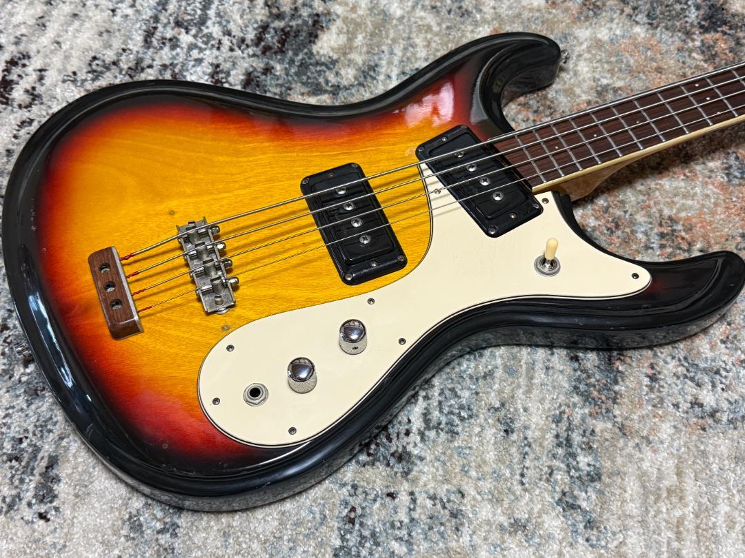 ベース MOSRITE / AVENGER BASS