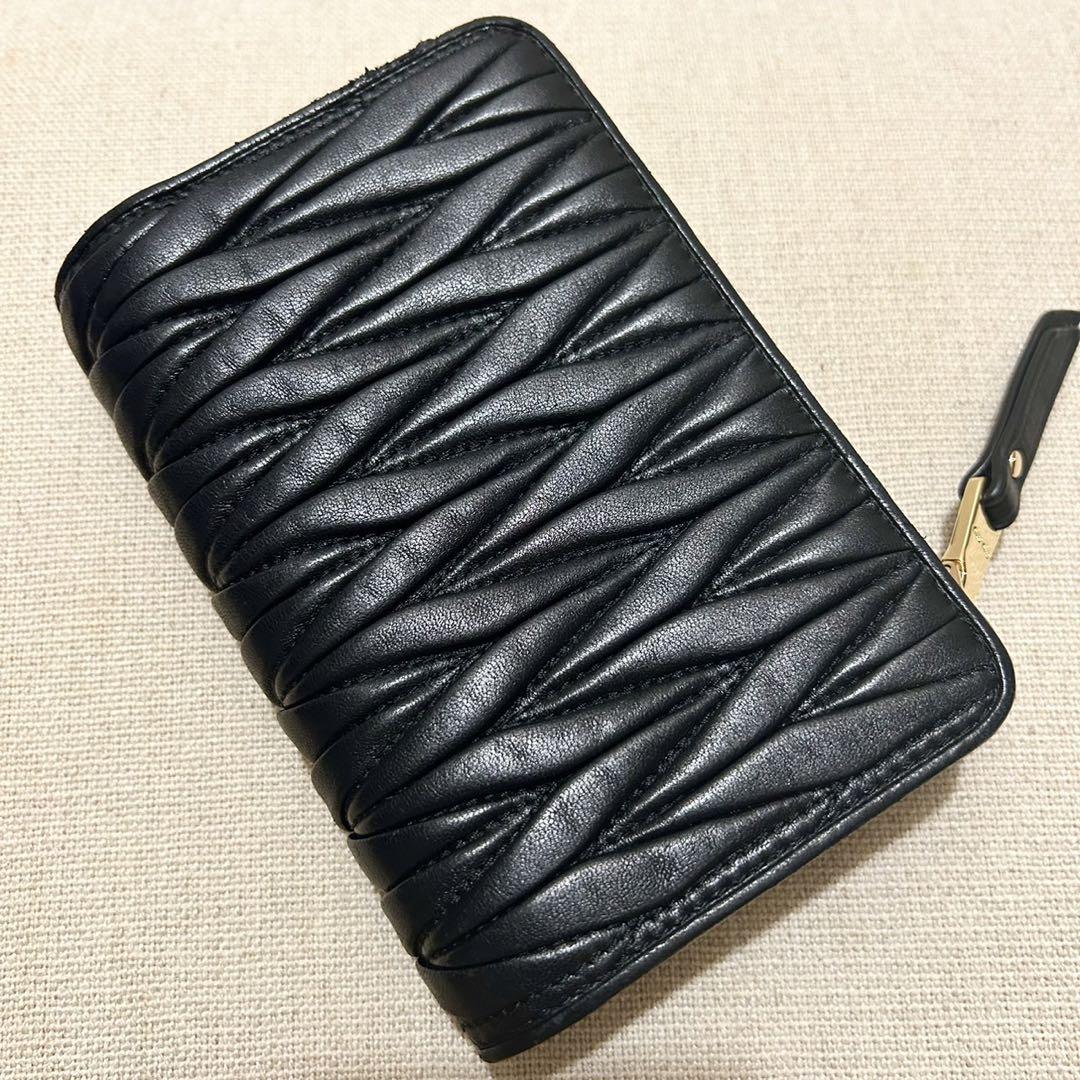 美品✨ MIU MIU マテラッセ 折り財布 L字ファスナー ブラック