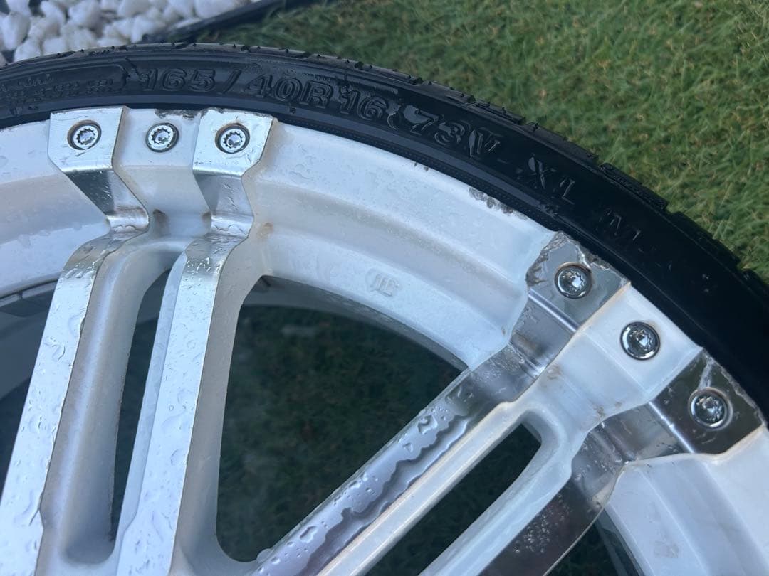 16インチ ホイールセット 多スポークデザイン