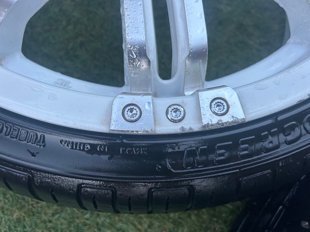 16インチ ホイールセット 多スポークデザイン