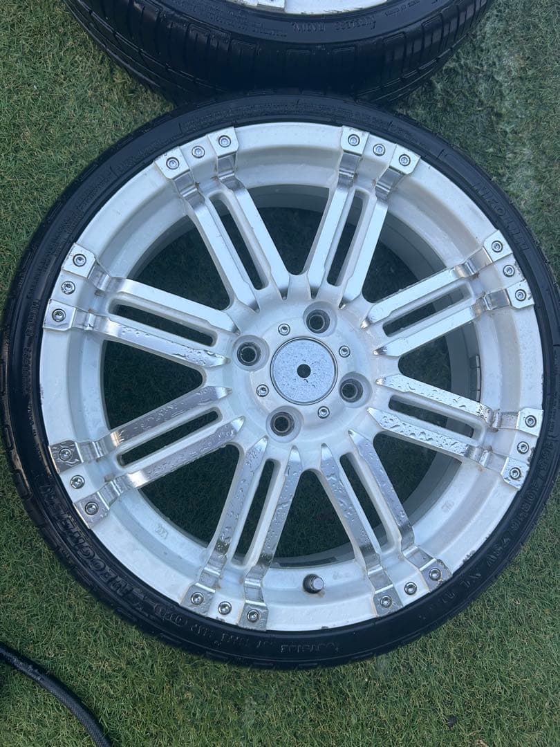 16インチ ホイールセット 多スポークデザイン