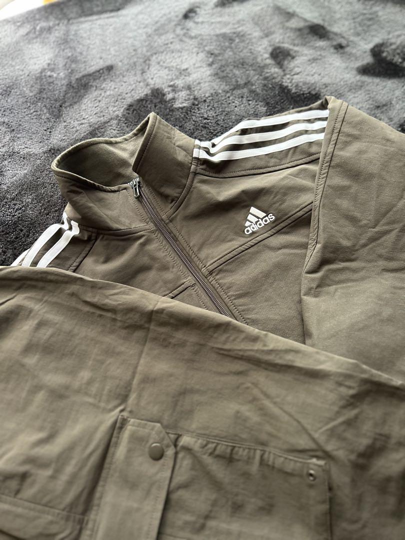 adidas ジャージ　メンズ　セットアップ