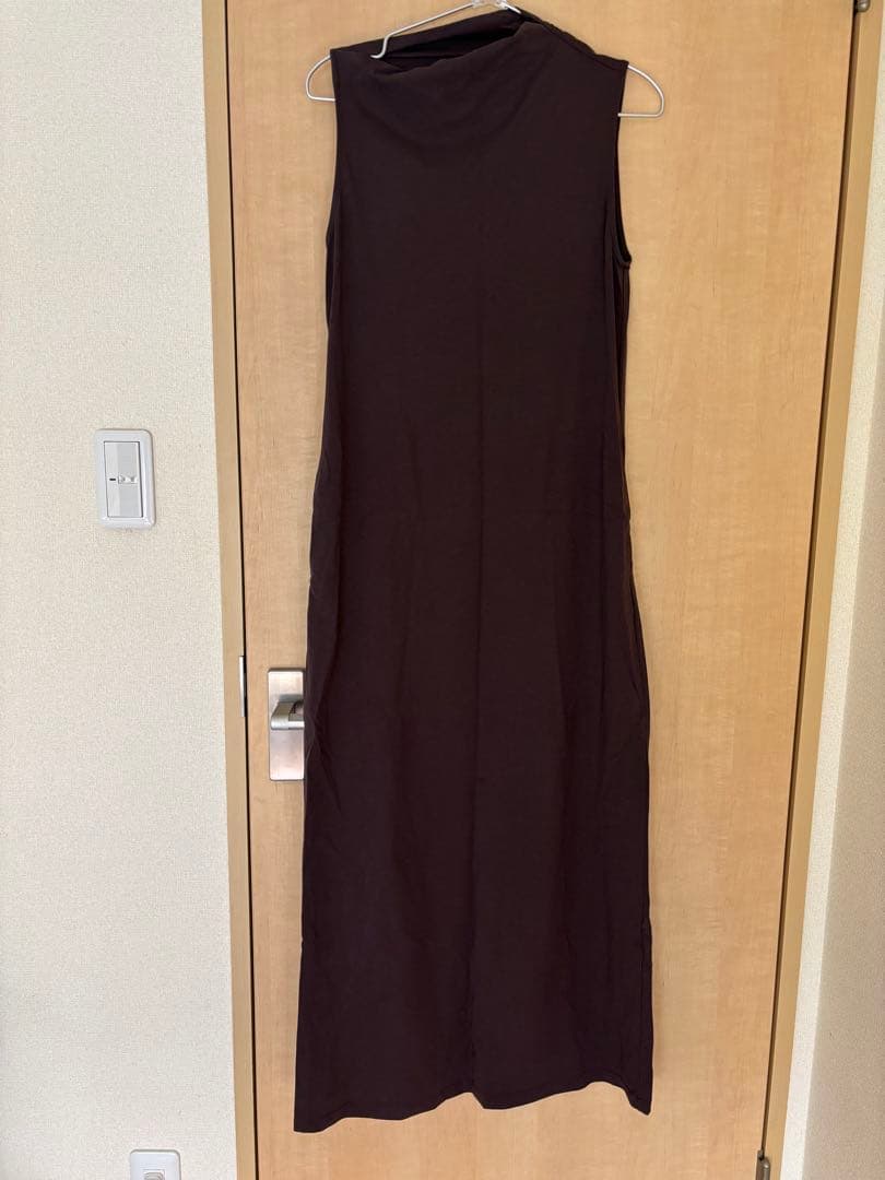 Doe アシンメトリーノースリーブワンピース