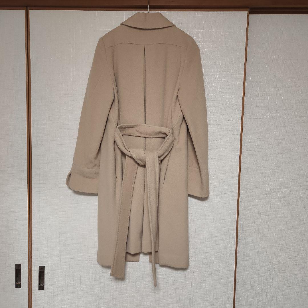 ベージュ