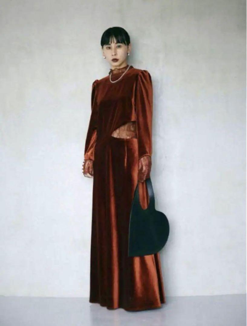 UND VELOUR HOLE LACE DRESS コーラル
