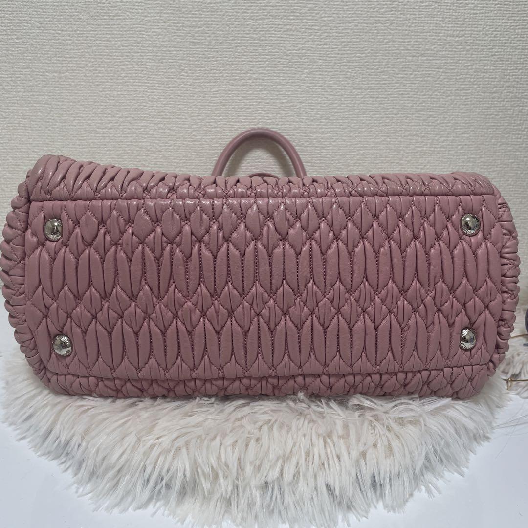 miu miu フリルデザイン ピンクバッグ