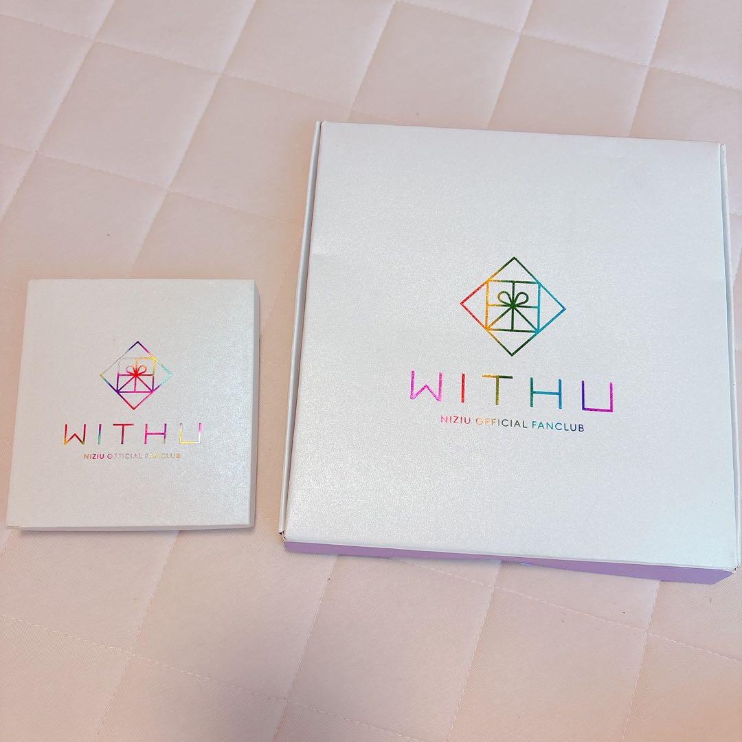 値下げ！NiziU ファングッズセット NiziUの公式ファンクラブグッズセット - メルカリ