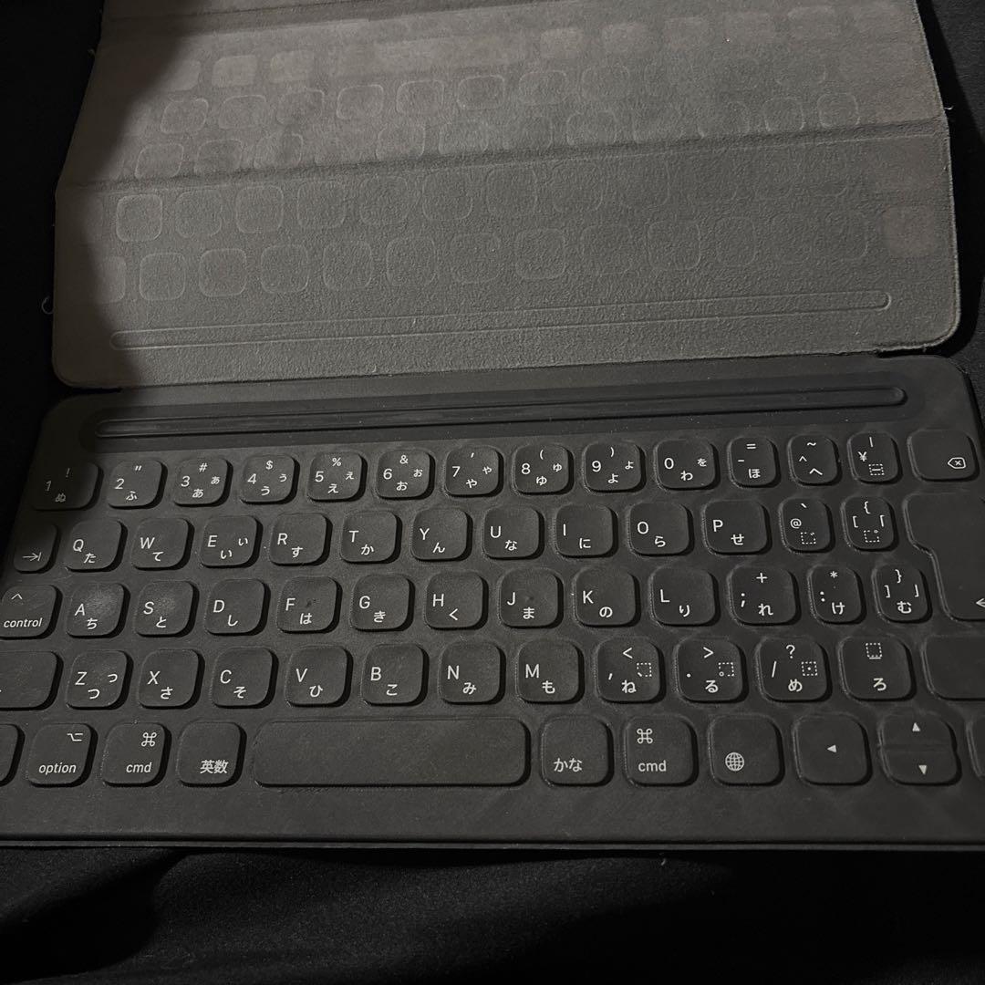 Apple iPad シルバー ケース付き（第7世代）